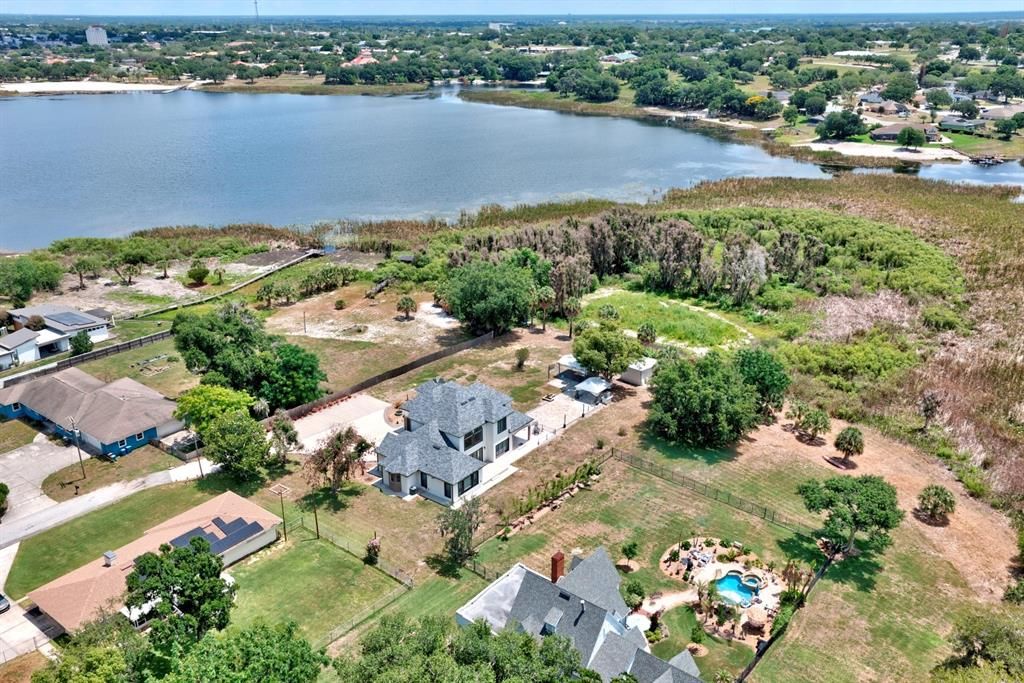 For Sale: $975,000 (5 beds, 3 baths, 4041 Square Feet)