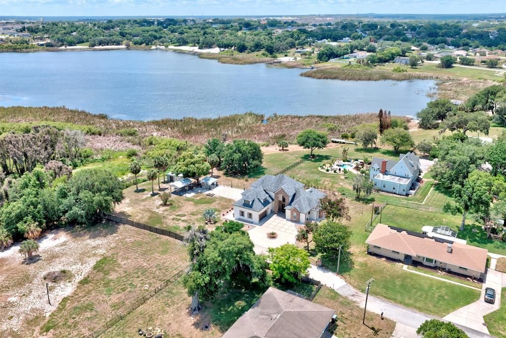 For Sale: $975,000 (5 beds, 3 baths, 4041 Square Feet)