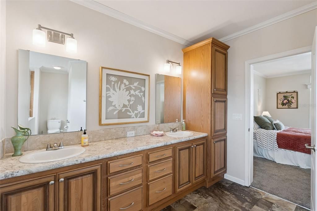 Под контрактом: $499,900 (3 спален, 2 ванн, 1891 Квадратных фут)