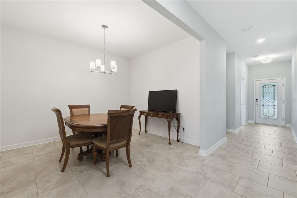 For Sale: $235,000 (2 beds, 2 baths, 1385 Square Feet)