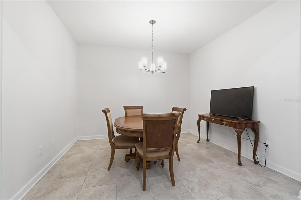 For Sale: $235,000 (2 beds, 2 baths, 1385 Square Feet)