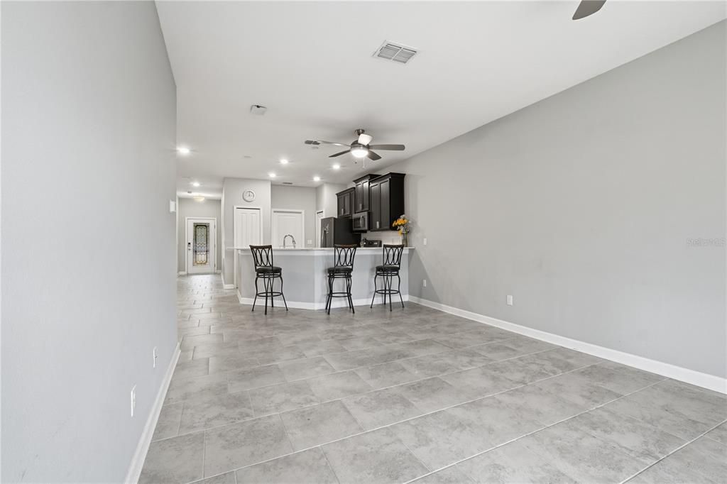For Sale: $235,000 (2 beds, 2 baths, 1385 Square Feet)