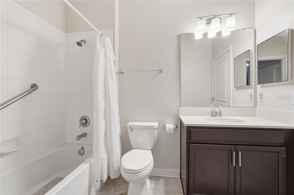 For Sale: $235,000 (2 beds, 2 baths, 1385 Square Feet)