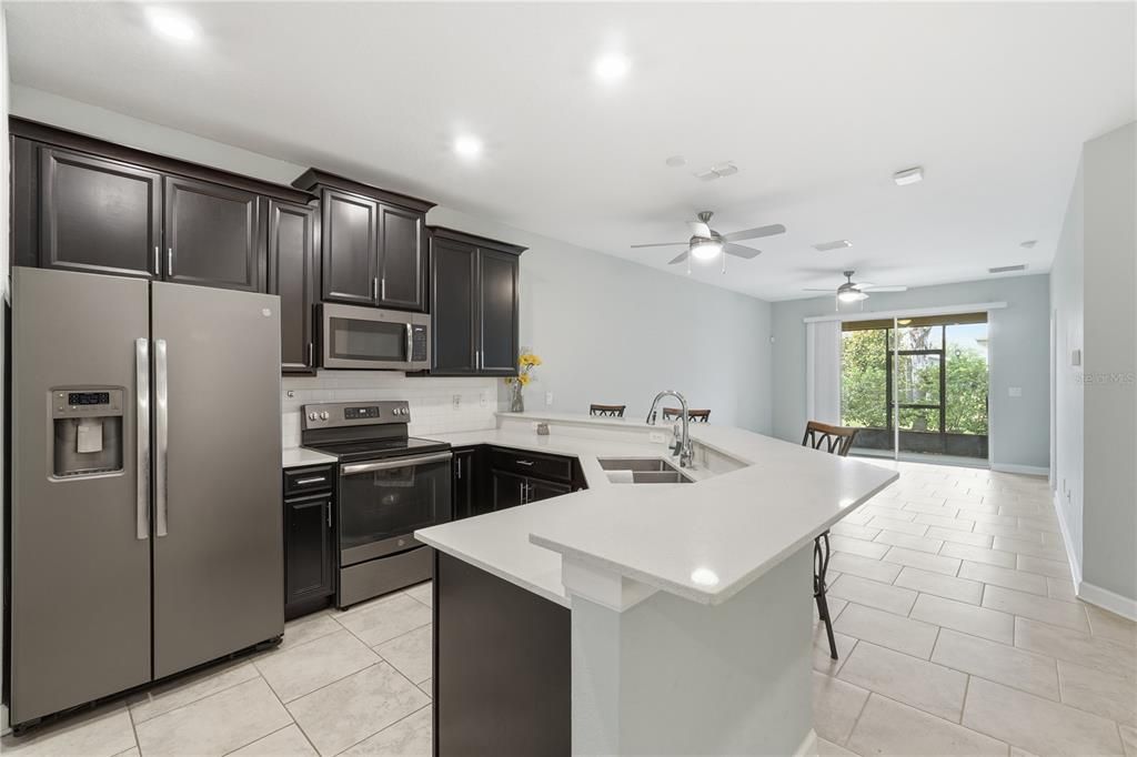 For Sale: $235,000 (2 beds, 2 baths, 1385 Square Feet)