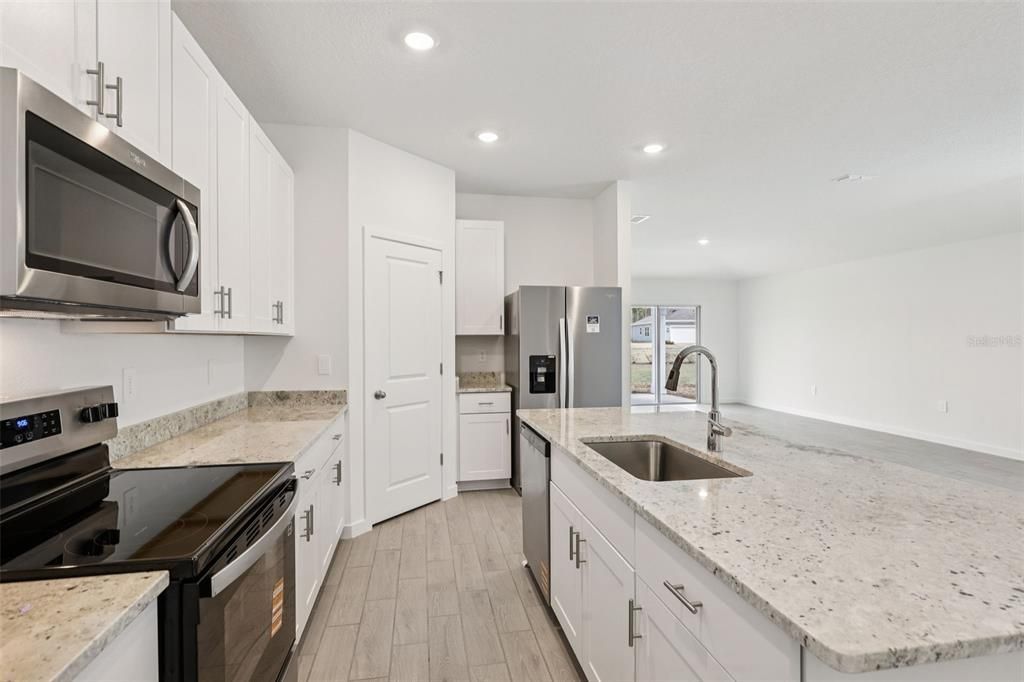 For Sale: $344,990 (4 beds, 3 baths, 1842 Square Feet)