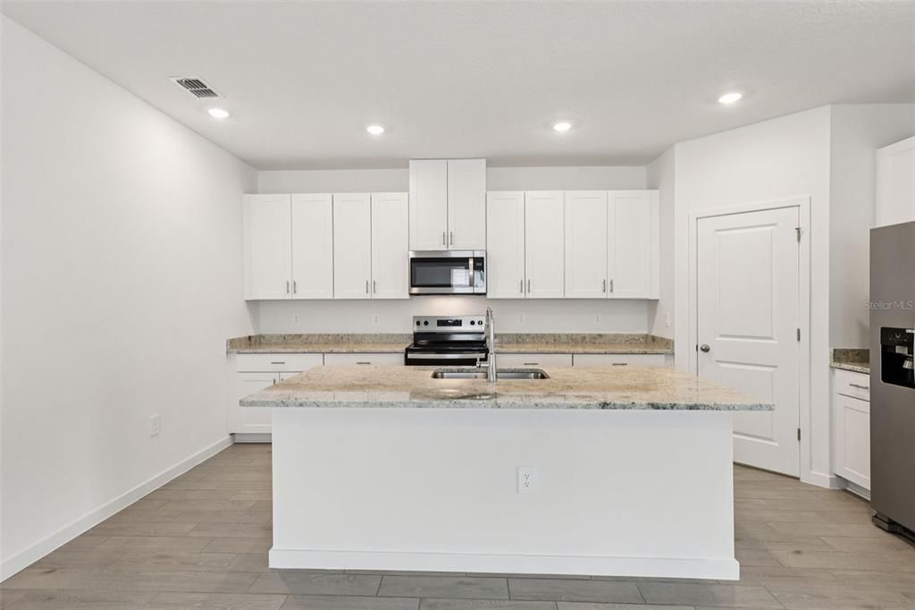 For Sale: $344,990 (4 beds, 3 baths, 1842 Square Feet)