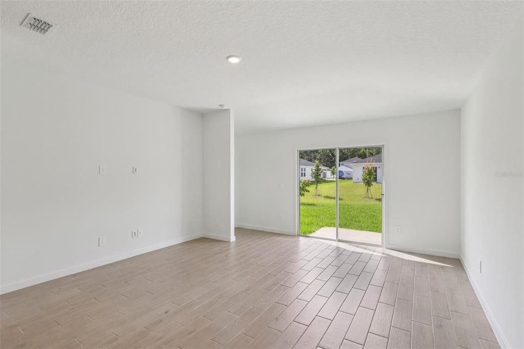 En Venta: $302,990 (3 camas, 2 baños, 1483 Pies cuadrados)