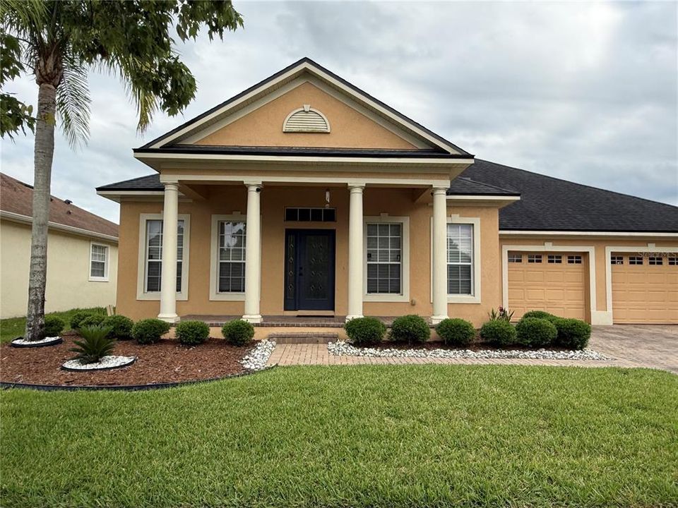Active With Contract: $485,600 (3 beds, 2 baths, 2093 Square Feet)