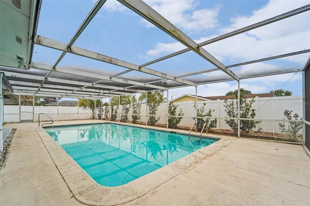Active With Contract: $324,900 (4 beds, 2 baths, 1727 Square Feet)