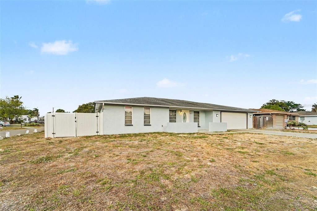 Active With Contract: $324,900 (4 beds, 2 baths, 1727 Square Feet)