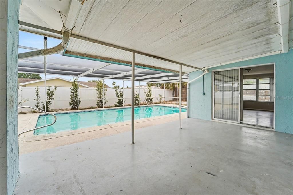 Active With Contract: $324,900 (4 beds, 2 baths, 1727 Square Feet)