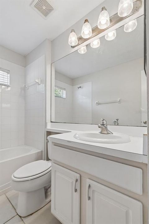 En Renta: $2,250 (4 camas, 3 baños, 1790 Pies cuadrados)