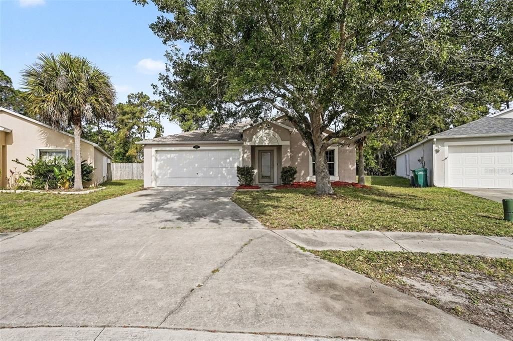 Activo con contrato: $239,900 (3 camas, 2 baños, 1902 Pies cuadrados)