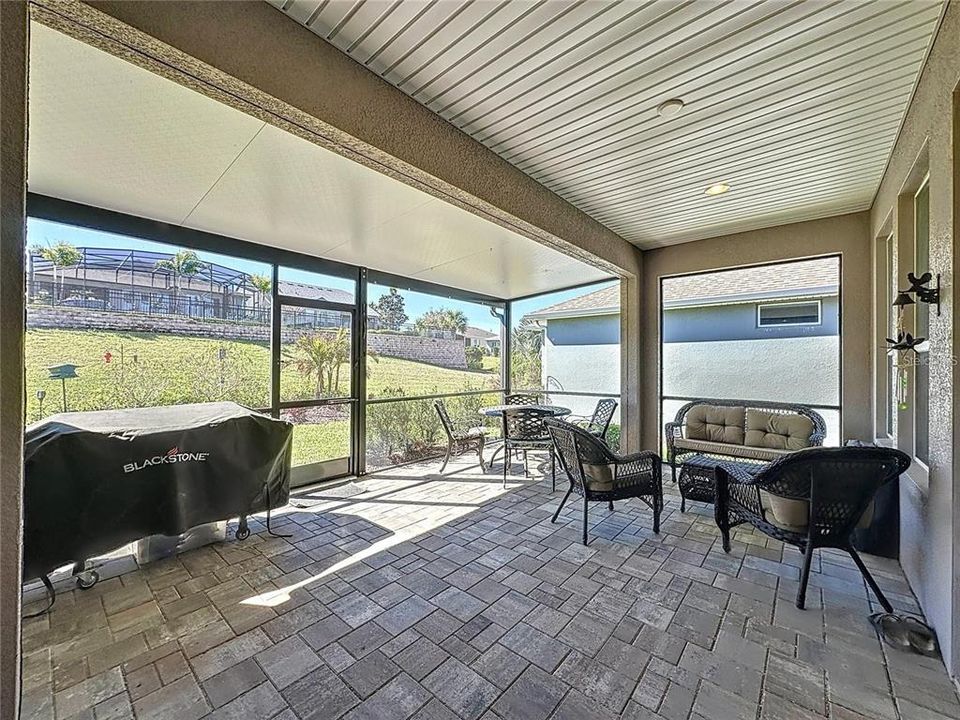 For Sale: $350,000 (3 beds, 2 baths, 1900 Square Feet)