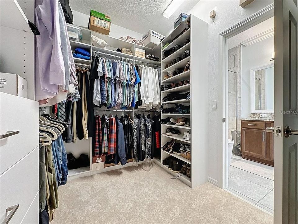 For Sale: $350,000 (3 beds, 2 baths, 1900 Square Feet)