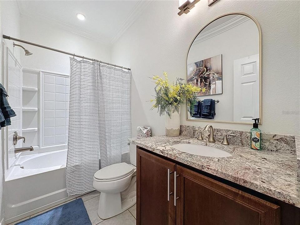 For Sale: $350,000 (3 beds, 2 baths, 1900 Square Feet)