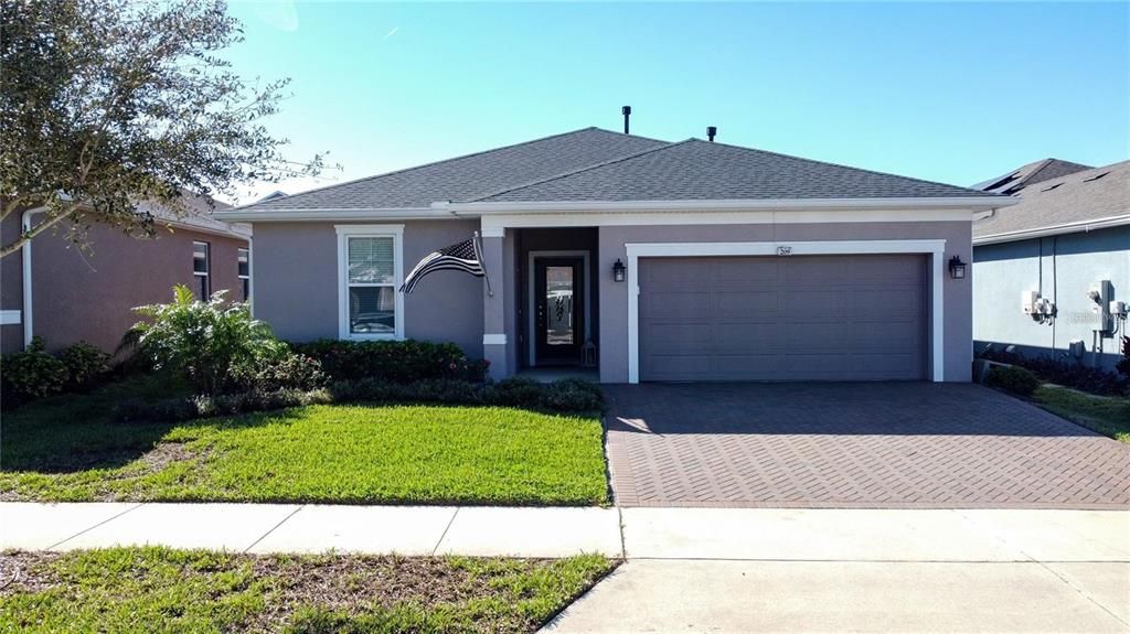 For Sale: $350,000 (3 beds, 2 baths, 1900 Square Feet)