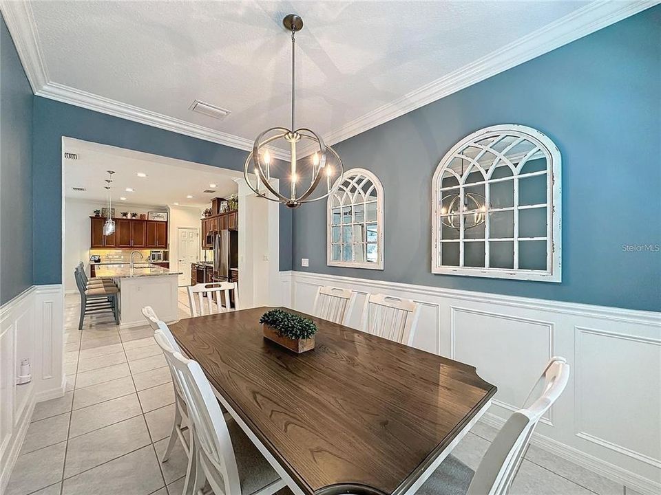 For Sale: $350,000 (3 beds, 2 baths, 1900 Square Feet)