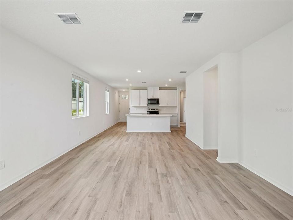 Active With Contract: $338,890 (4 beds, 2 baths, 1607 Square Feet)