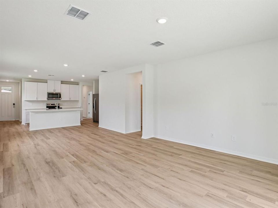 Active With Contract: $338,890 (4 beds, 2 baths, 1607 Square Feet)