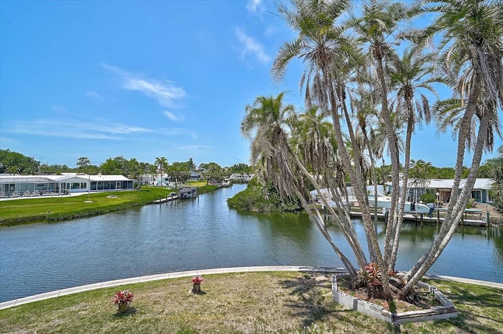 For Sale: $3,295,000 (3 beds, 4 baths, 2572 Square Feet)