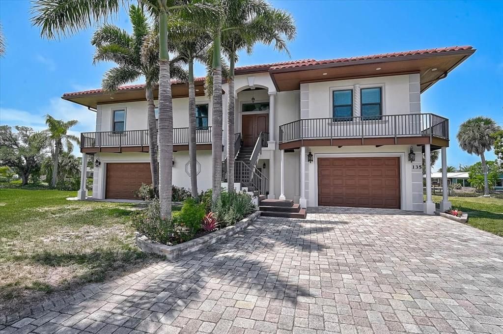 For Sale: $3,295,000 (3 beds, 4 baths, 2572 Square Feet)