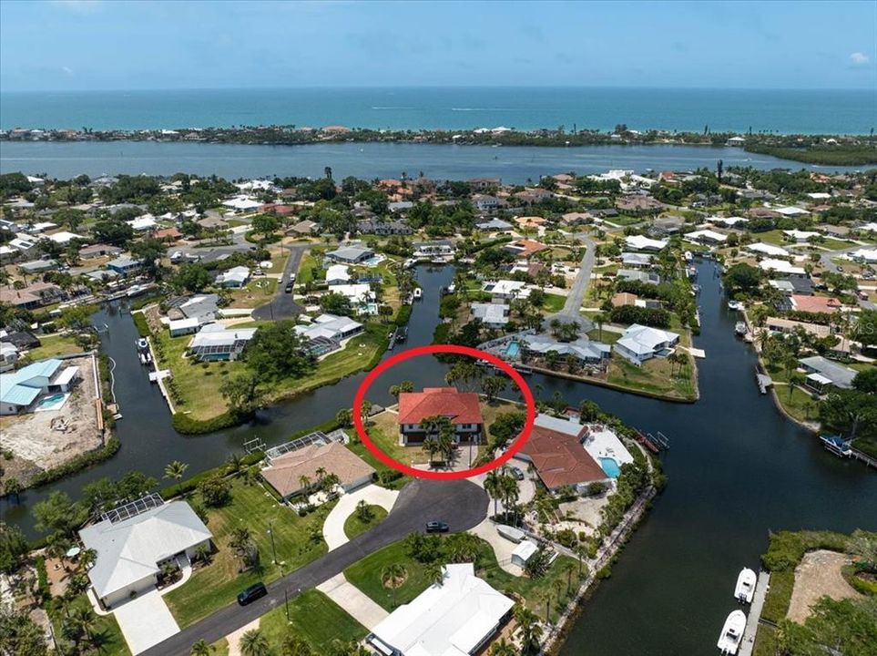 For Sale: $3,295,000 (3 beds, 4 baths, 2572 Square Feet)