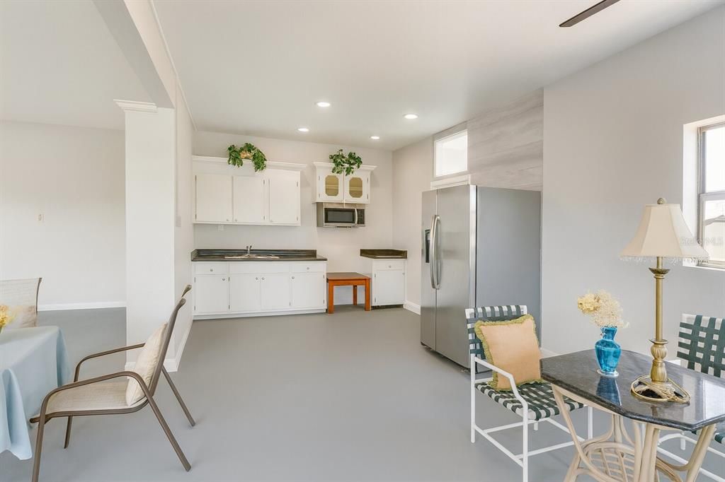 For Sale: $3,295,000 (3 beds, 4 baths, 2572 Square Feet)