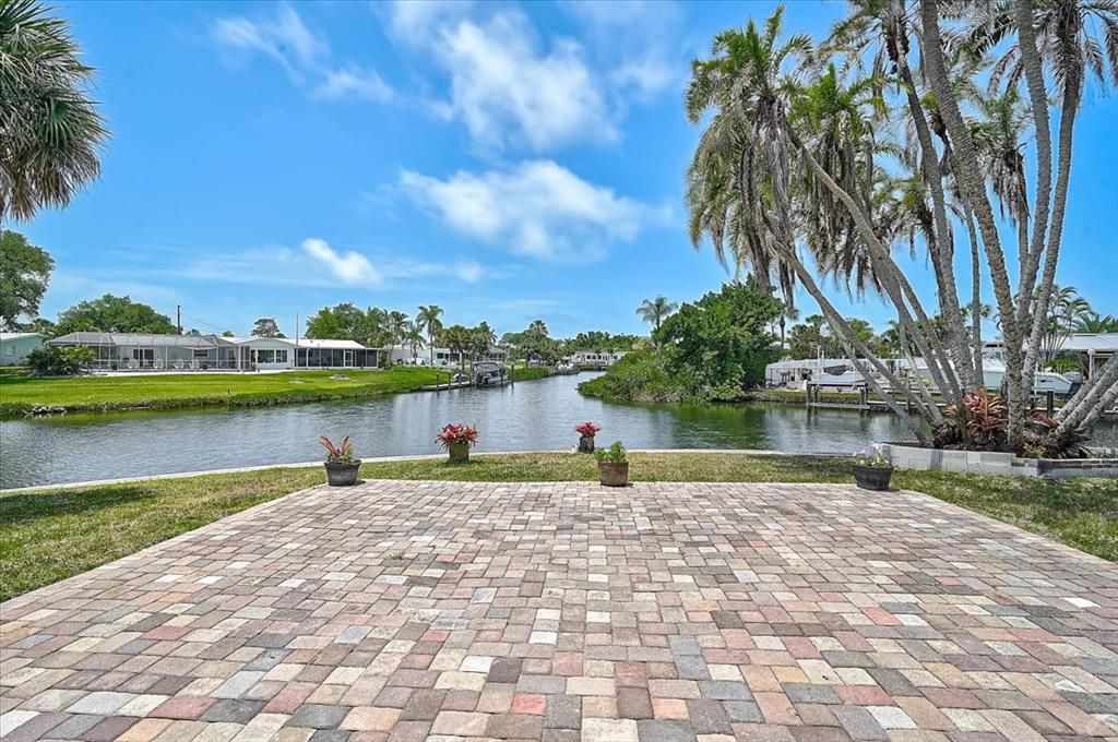For Sale: $3,295,000 (3 beds, 4 baths, 2572 Square Feet)