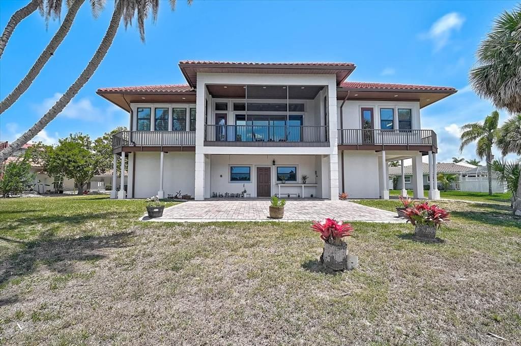 For Sale: $3,295,000 (3 beds, 4 baths, 2572 Square Feet)