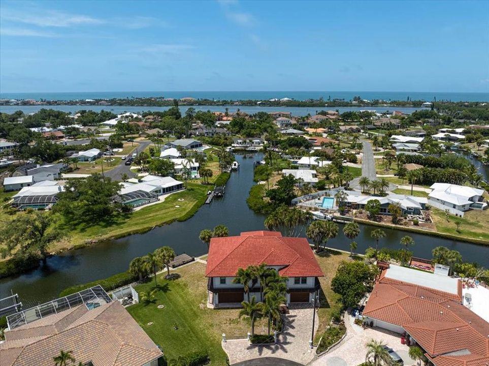 For Sale: $3,295,000 (3 beds, 4 baths, 2572 Square Feet)