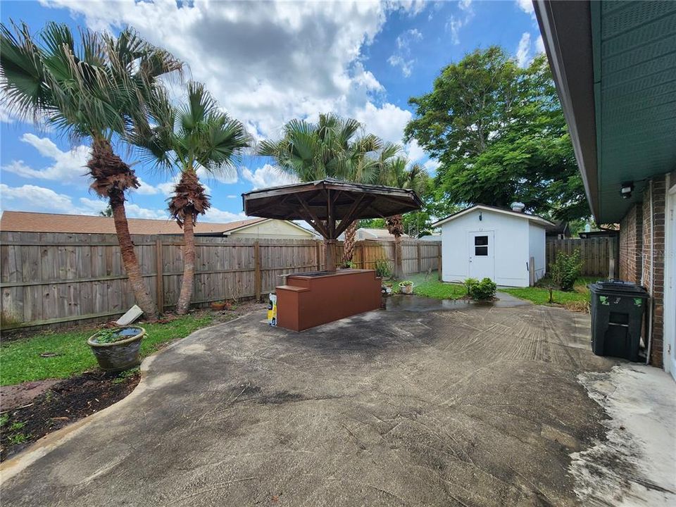 For Rent: $2,150 (3 beds, 2 baths, 1409 Square Feet)