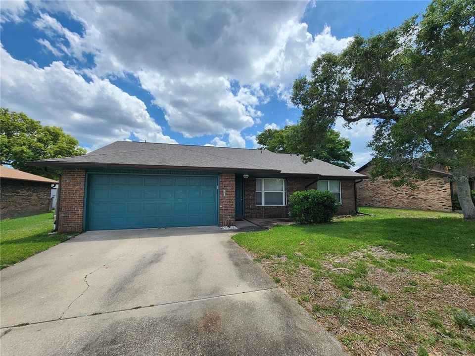 For Rent: $2,150 (3 beds, 2 baths, 1409 Square Feet)