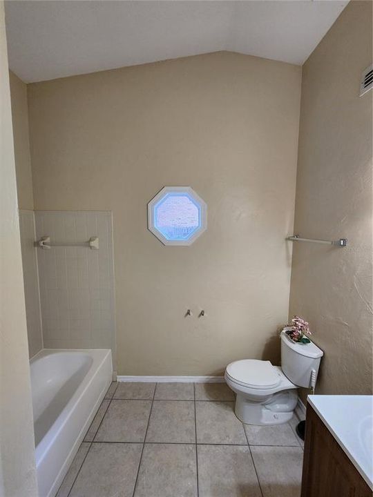 For Rent: $2,150 (3 beds, 2 baths, 1409 Square Feet)
