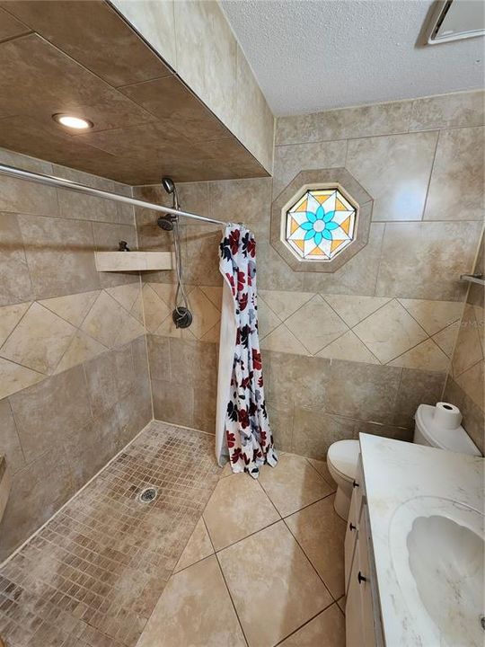 For Rent: $2,150 (3 beds, 2 baths, 1409 Square Feet)