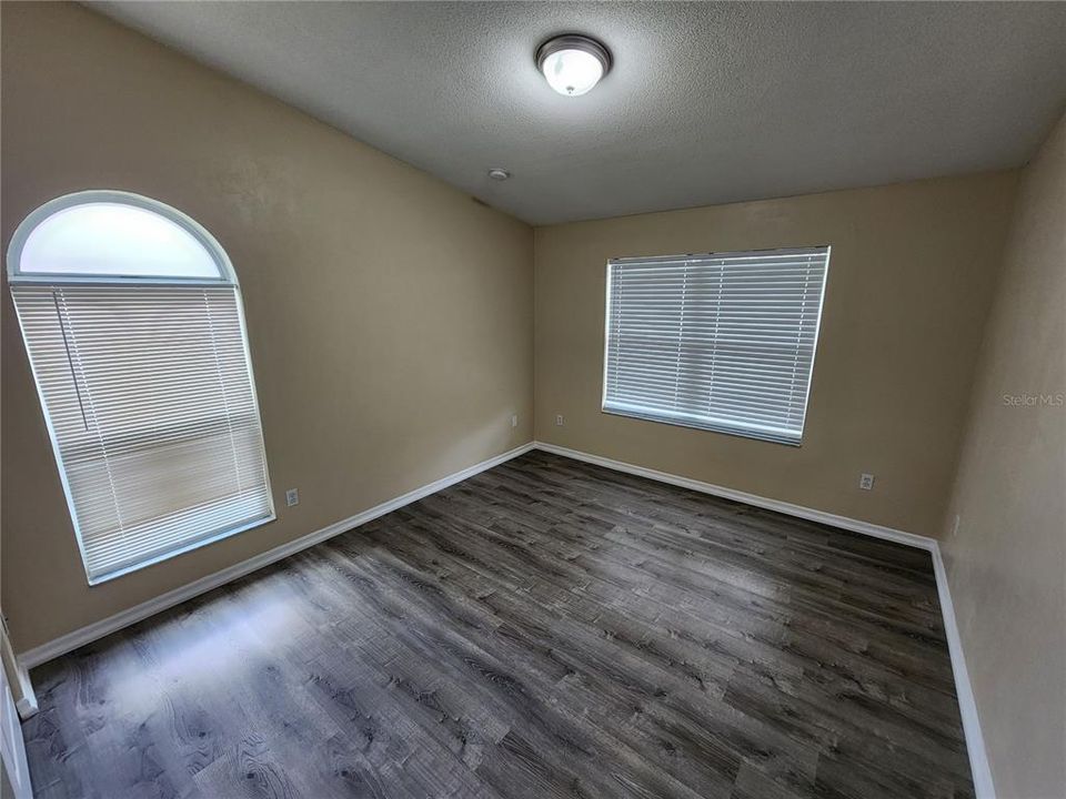 For Rent: $2,150 (3 beds, 2 baths, 1409 Square Feet)