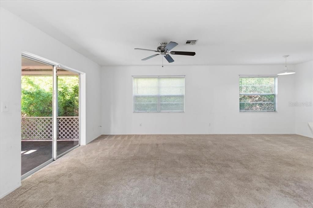 For Rent: $1,550 (3 beds, 2 baths, 1062 Square Feet)