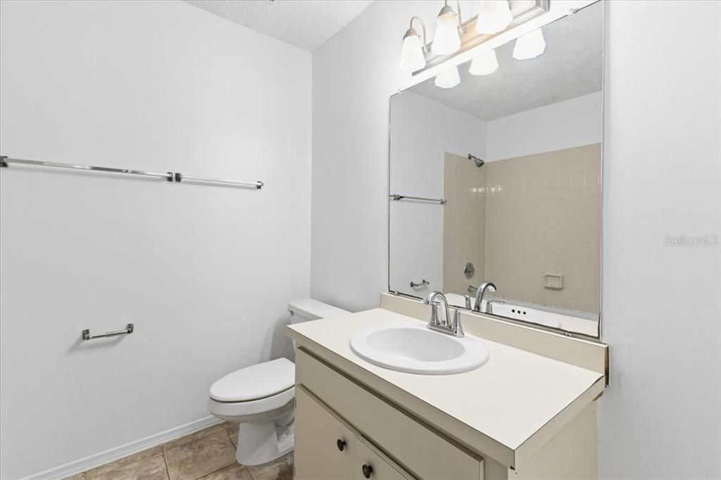 For Rent: $1,550 (3 beds, 2 baths, 1062 Square Feet)