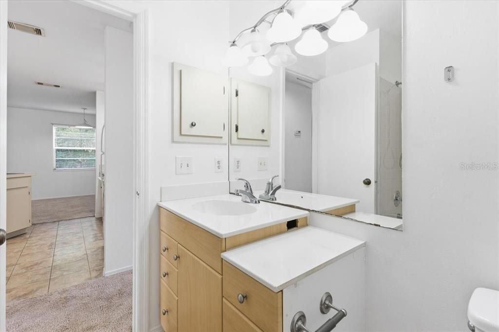 For Rent: $1,550 (3 beds, 2 baths, 1062 Square Feet)
