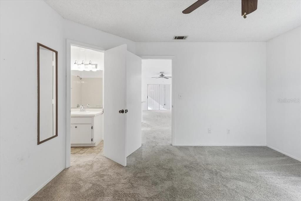 For Rent: $1,550 (3 beds, 2 baths, 1062 Square Feet)