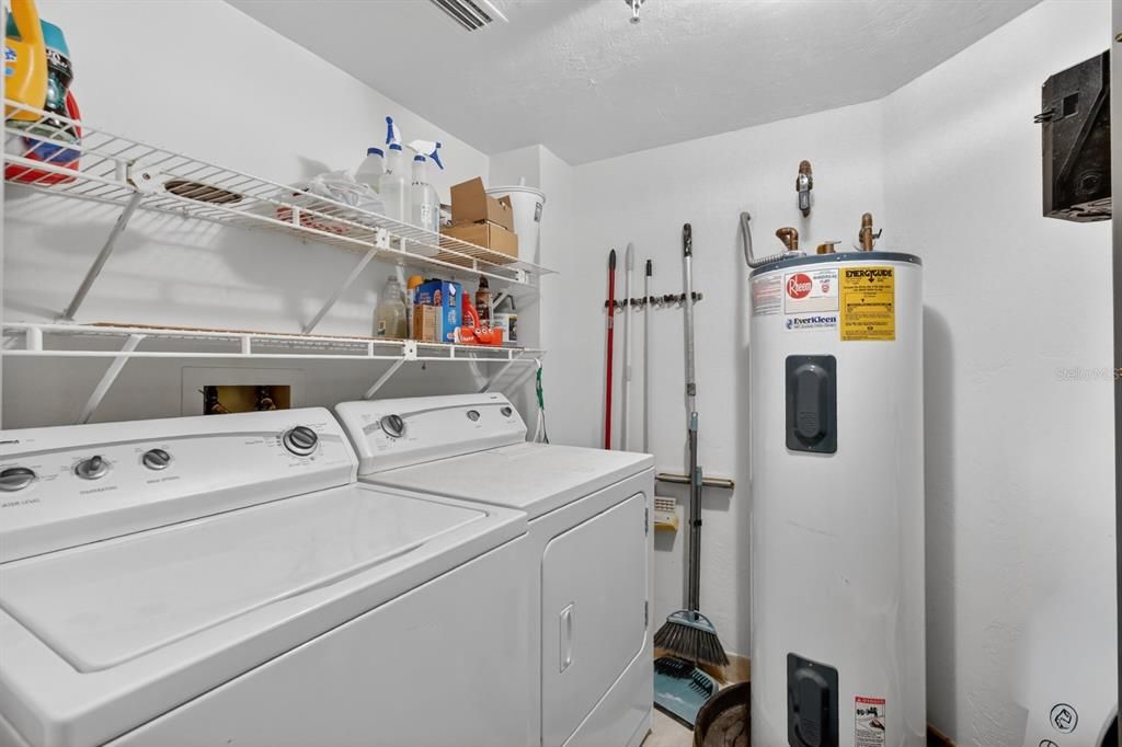 En Venta: $349,000 (2 camas, 2 baños, 1372 Pies cuadrados)