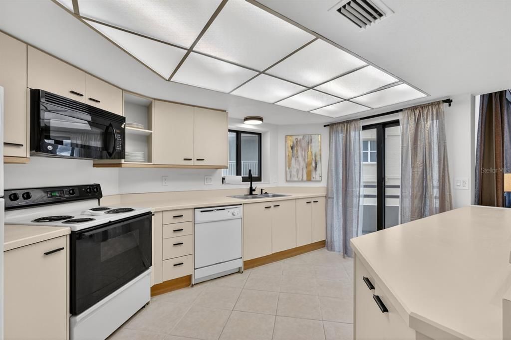 En Venta: $349,000 (2 camas, 2 baños, 1372 Pies cuadrados)