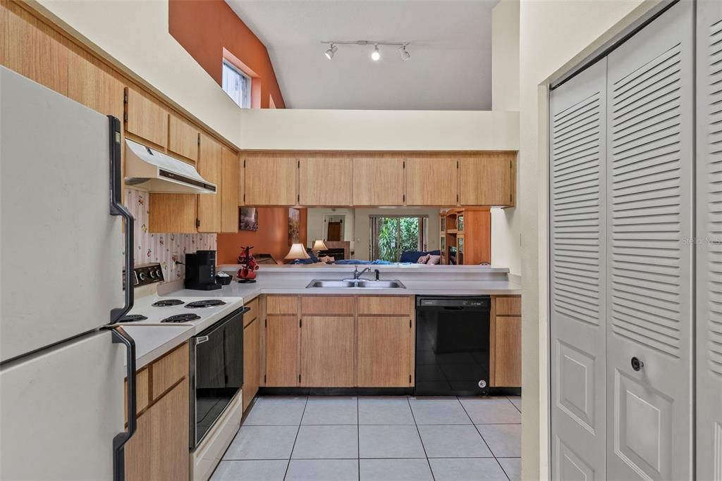 For Sale: $374,900 (3 beds, 2 baths, 1340 Square Feet)