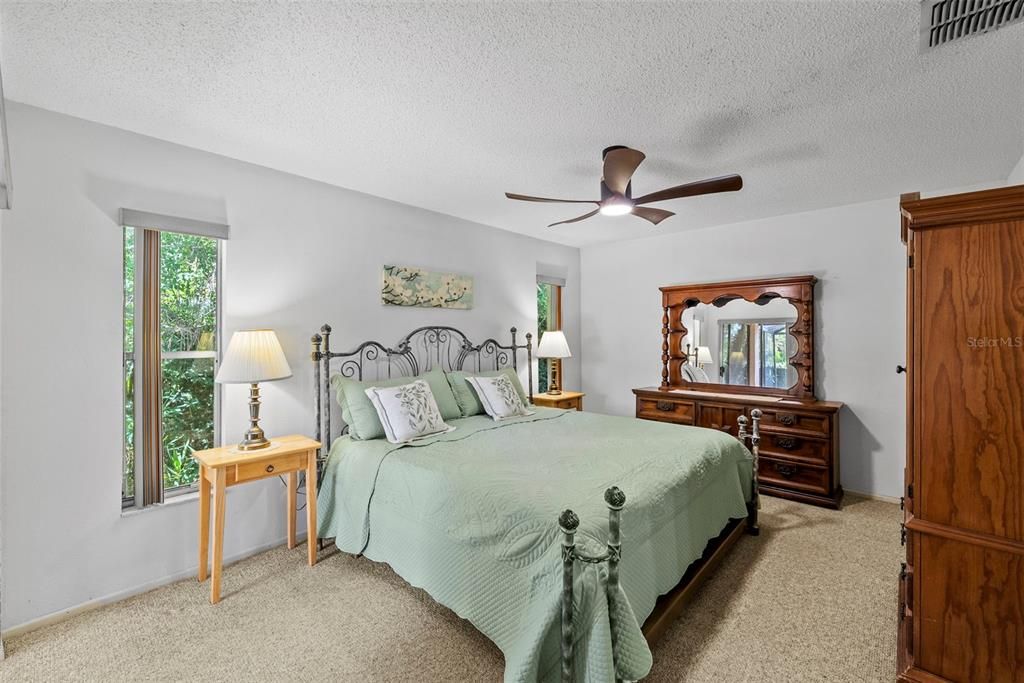 For Sale: $374,900 (3 beds, 2 baths, 1340 Square Feet)