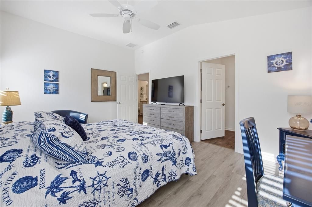 En Venta: $324,700 (2 camas, 2 baños, 1258 Pies cuadrados)