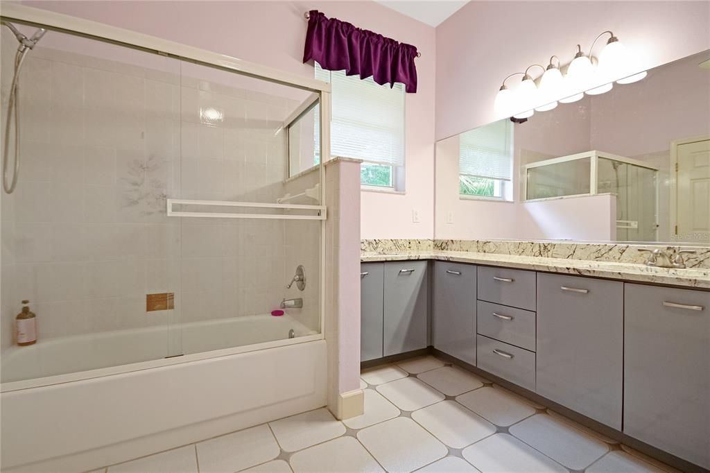 На продажу: $975,000 (3 спален, 2 ванн, 2713 Квадратных фут)