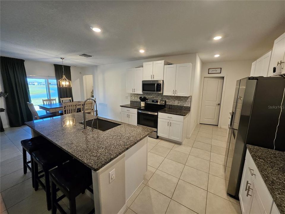 For Rent: $3,500 (6 beds, 3 baths, 3092 Square Feet)