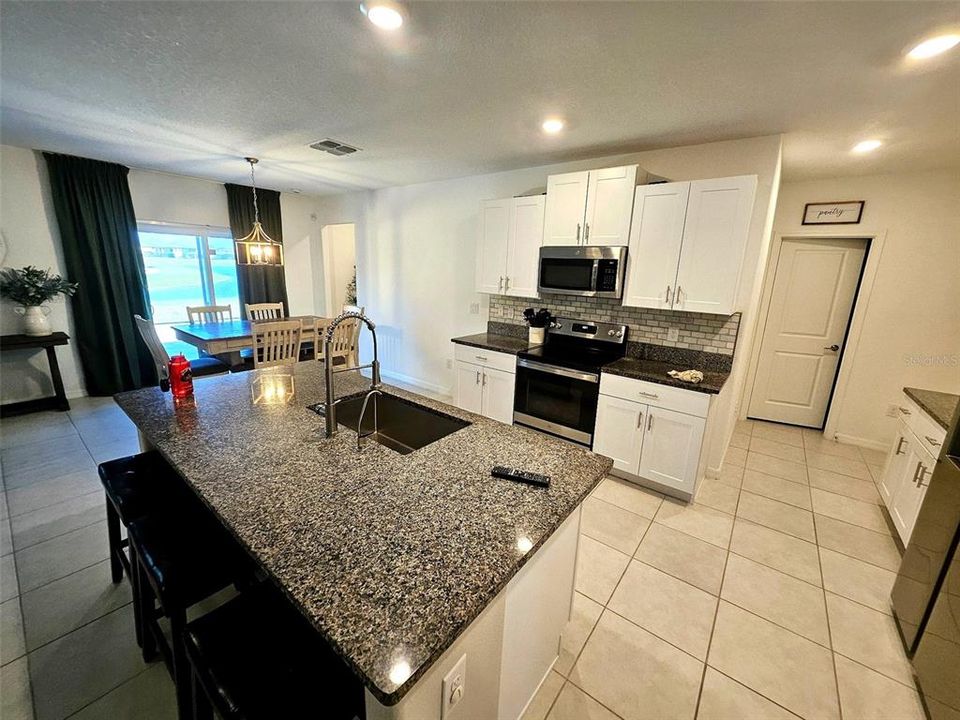 For Rent: $3,500 (6 beds, 3 baths, 3092 Square Feet)