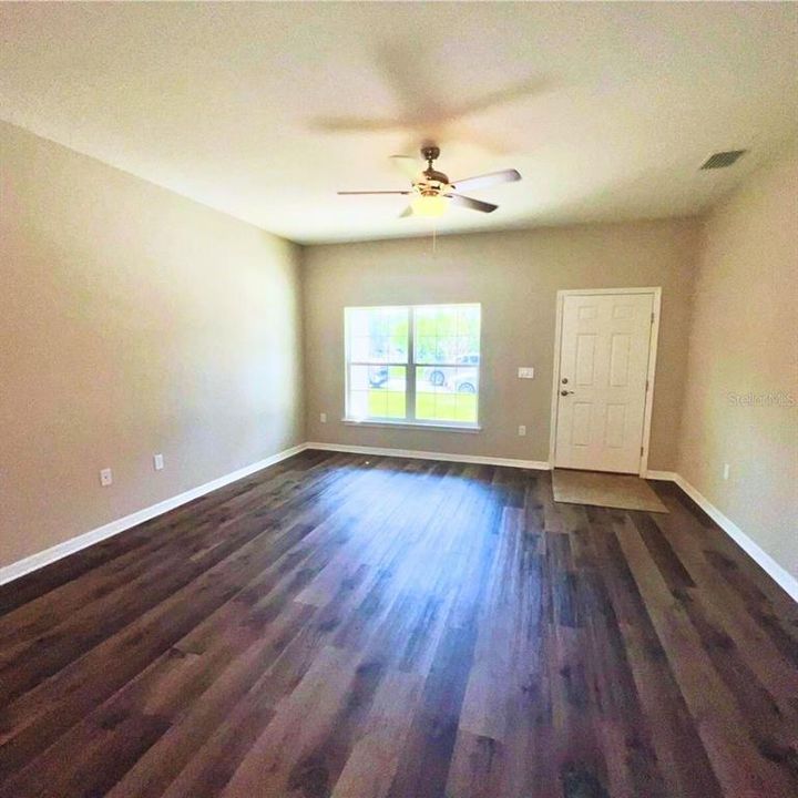 В аренду: $1,800 (3 спален, 2 ванн, 1626 Квадратных фут)