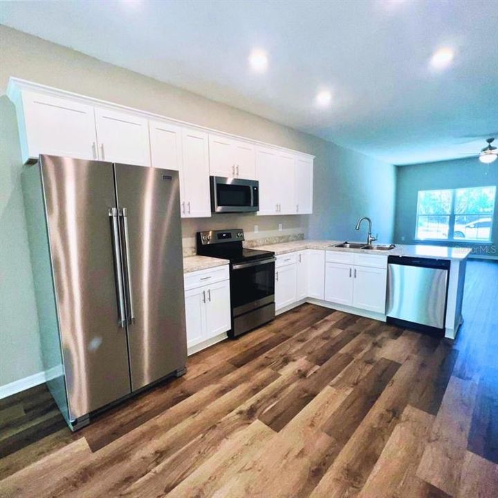 В аренду: $1,800 (3 спален, 2 ванн, 1626 Квадратных фут)